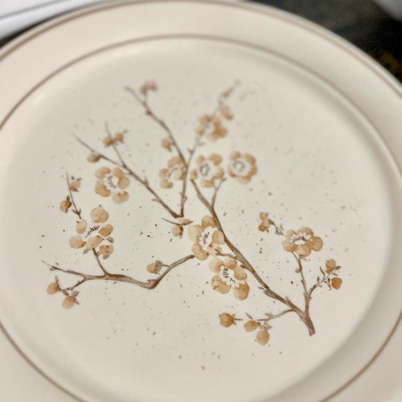 Corningware 8 plates, 1 Creamer 7 mugs Vintage China Blossom - Picture 12 of 12